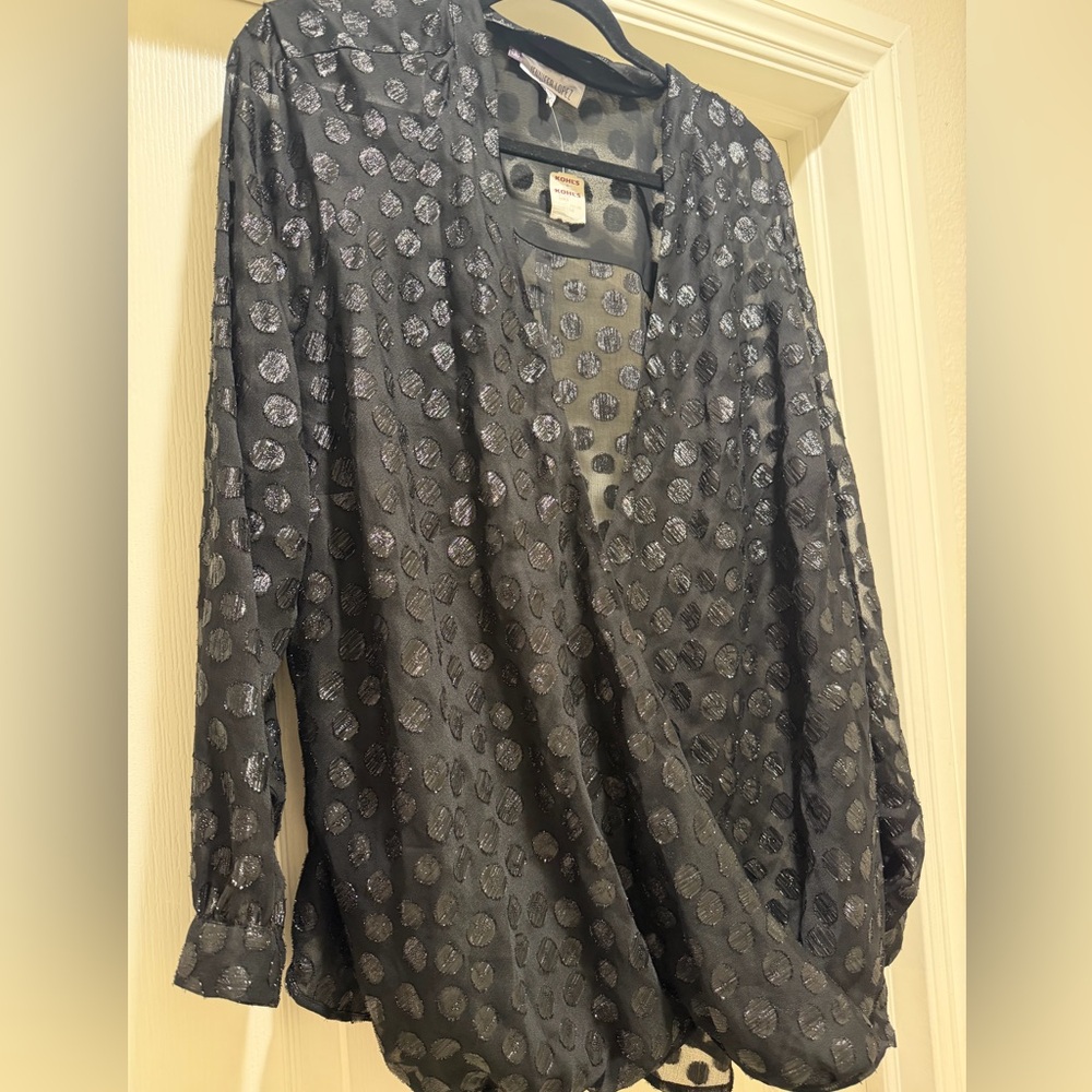 Jennifer Lopez Black and Gray Patterned Shirt